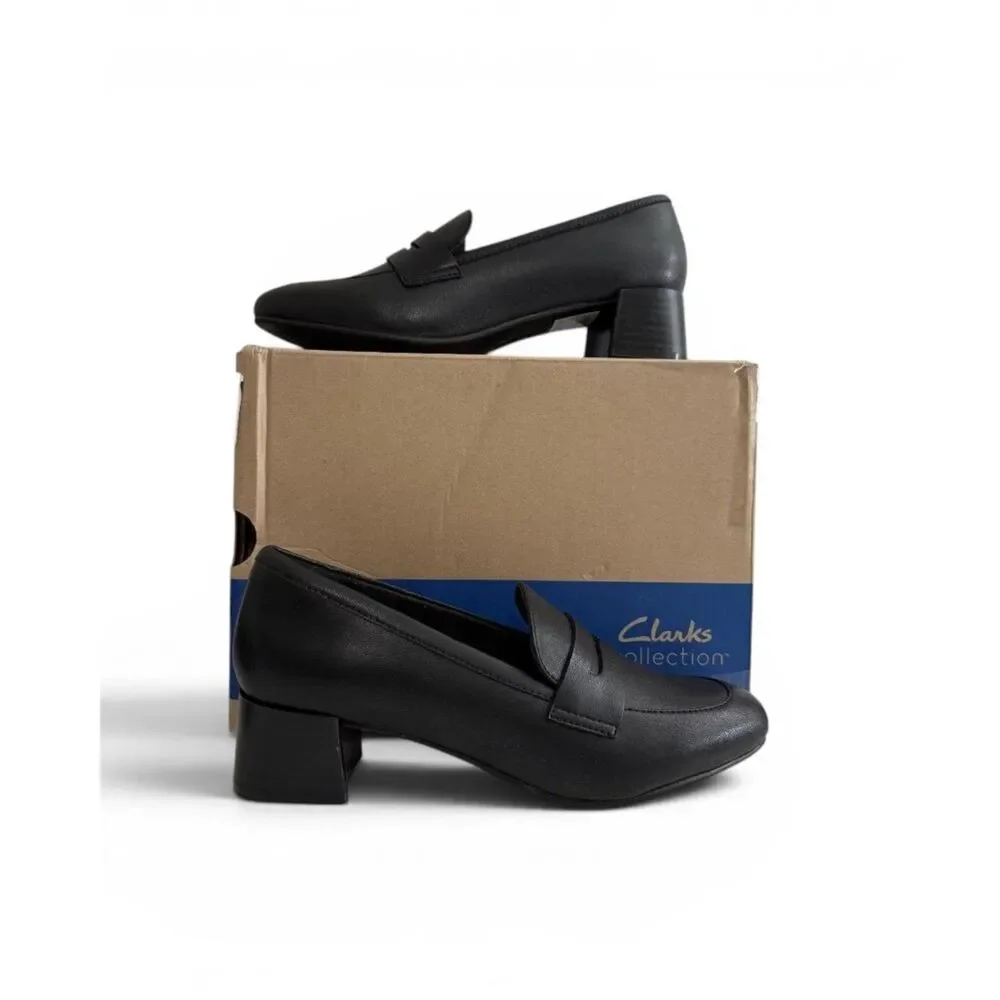 Clarks Iridessa Sky Black loafer. New in Box! Size 8 M